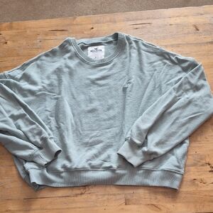 Hollister Women's Light Gray Crewneck Sweater